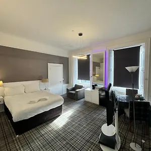 Luxury Family With Private Bathroom In The Heart Of Homestay Edinburgh